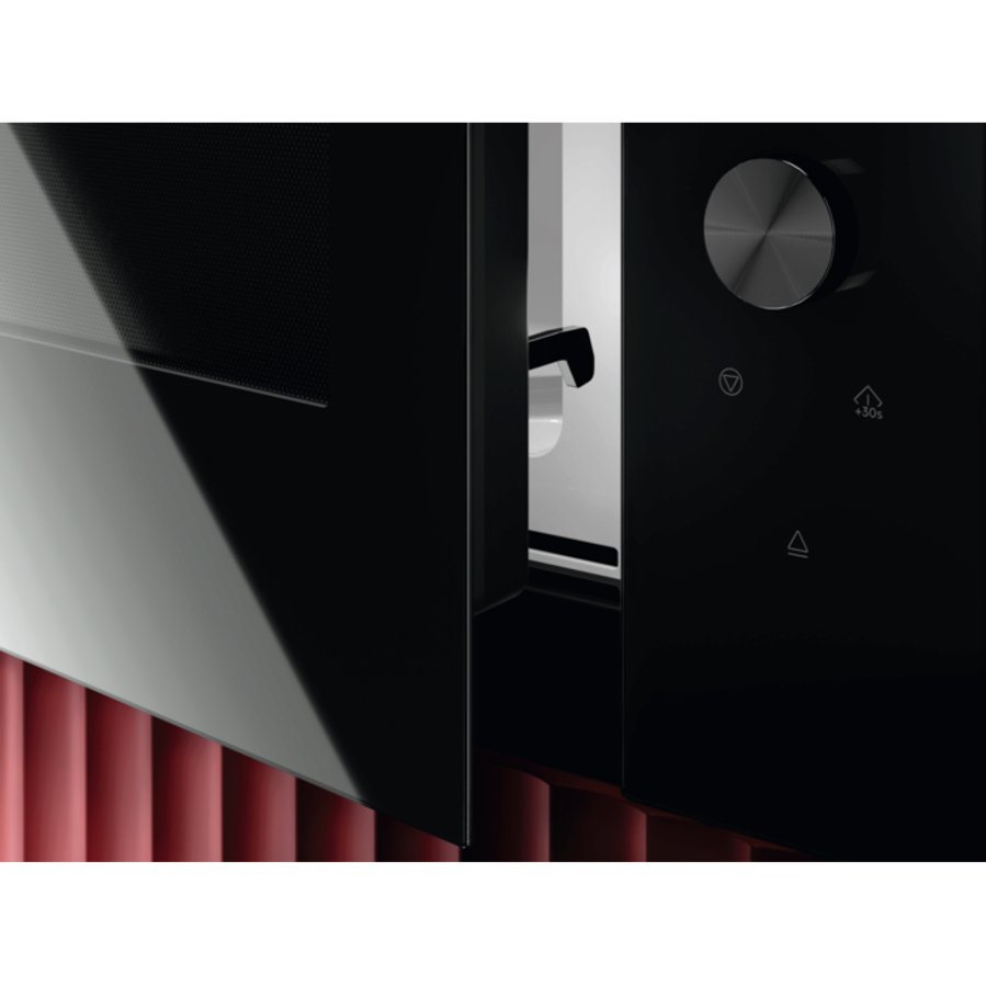 Ugradbena mikrovalna pećnica AEG TB6SM171DB SteamSet